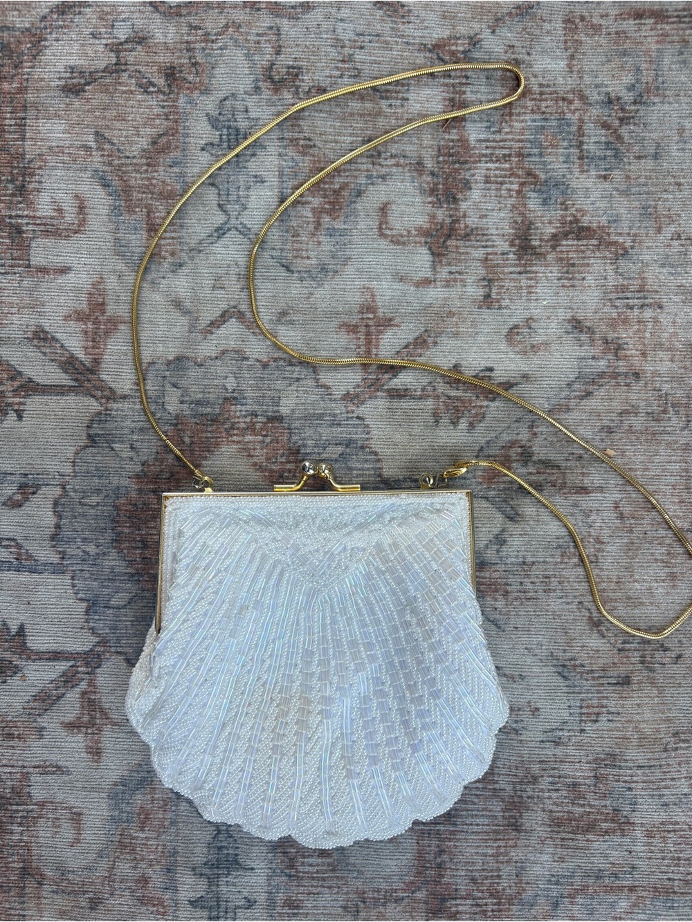 White Beaded Evening Bag Gold Chain Kiss Lock Pur